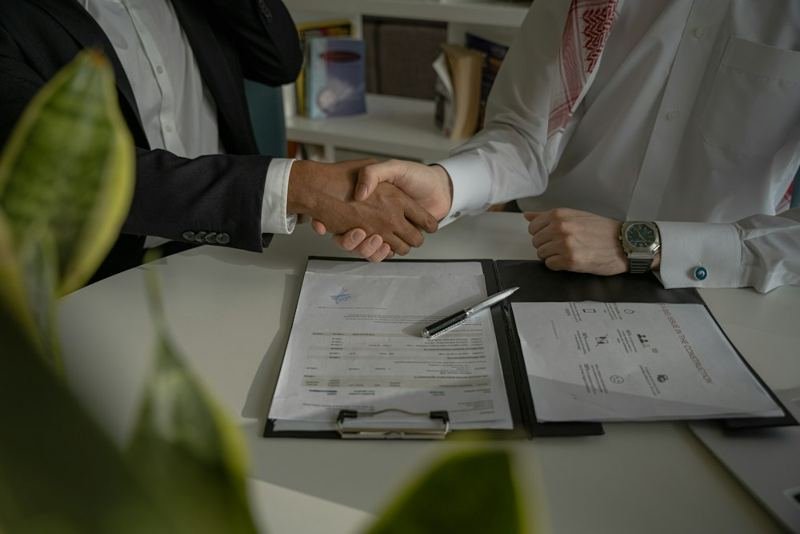 Signature d'un acte entre associés